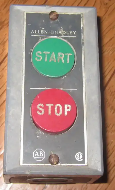 Allen-Bradley Switch Start Stop Tool Push Button Model 800S-2SA Buttons push in and out freely. For...