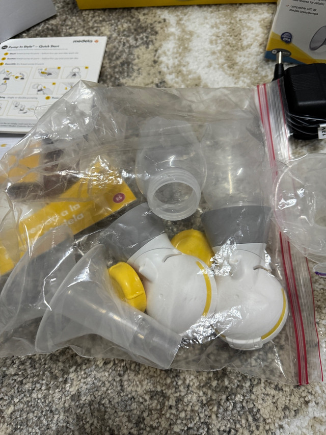 Medela Double Electric Breast Pump in Feeding & High Chairs in Kitchener / Waterloo - Image 4