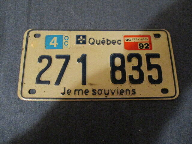 VINTAGE 8" PROVINCE OF QUEBEC LICENSE PLATE-271835-COLLECTIBLE! dans Art et objets de collection  à Laval/Rive Nord