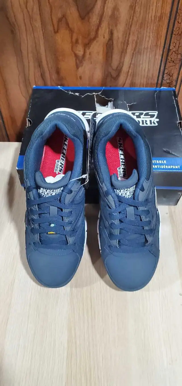 Skechers Work Shoes in Men's Shoes in Oshawa / Durham Region - Image 2