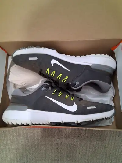 Size 11 nike golf shoe, View more
