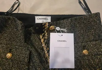 Chanel skirt size M/L, View more