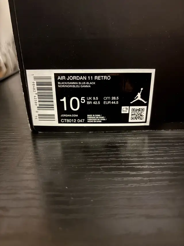 Jordan 11 Gamma Blue size 10.5 in Men's Shoes in City of Toronto - Image 9