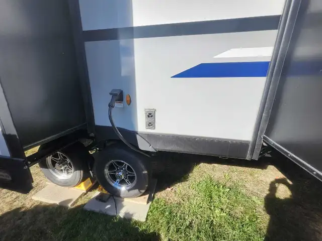 2022 Sporttrek by Venture RV in Travel Trailers & Campers in Kingston - Image 4