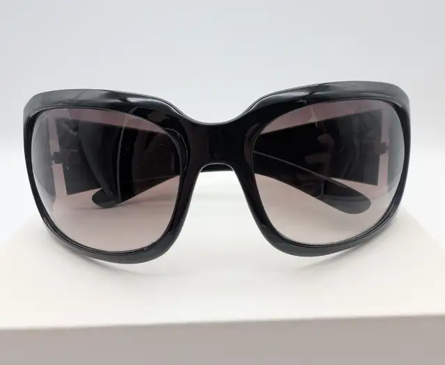 (B6895) Guess 1211 Black Oversized Rectangular Sunglasses w/...571058042343925761