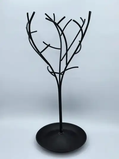 Umbra black jewelry tree stand used / arbre à bijoux noir usagé, View more
