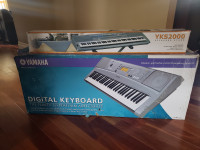 Digital Yamaha keyboard & stand