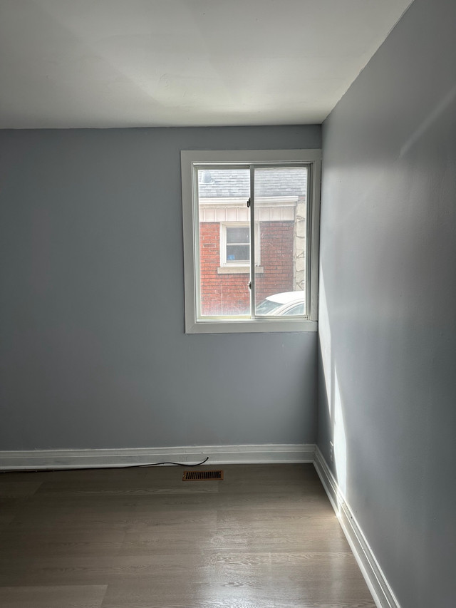 Room for rent in Room Rentals & Roommates in Oshawa / Durham Region - Image 3