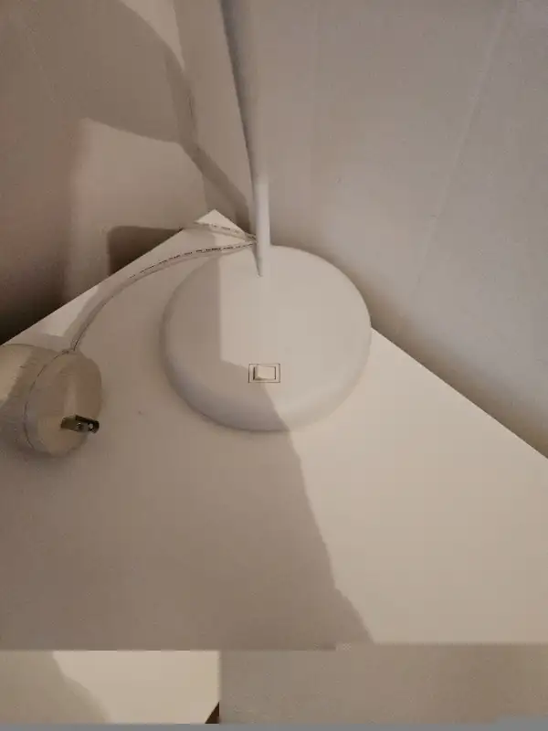 Lampe lumière halogène 10$ in Indoor Lighting & Fans in Edmundston - Image 3