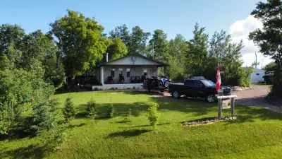 Built in 2006, 900 sq foot ,with a 8x28 covered deck ,beautiful treed in yard . 2 bedroom 1 bathroom...