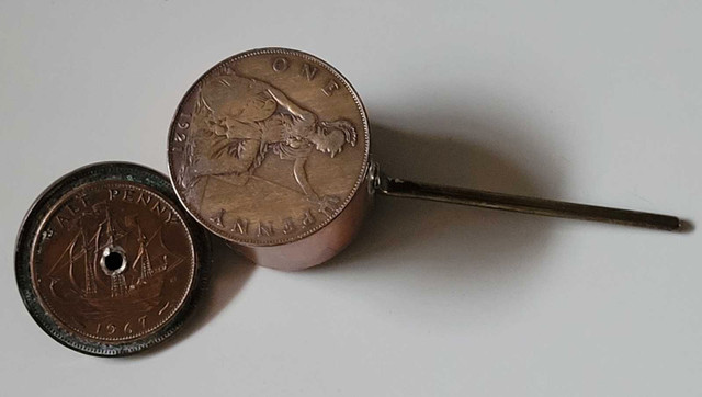 Vintage Copper 1914, 1921 One Penny & 1938 Half Penny Mini Pot in Arts & Collectibles in Oshawa / Durham Region - Image 3