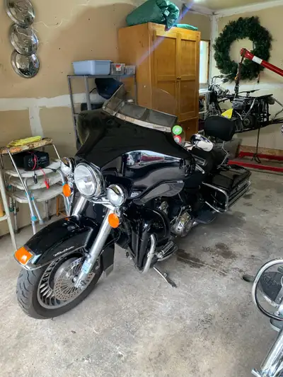 The Ultra Classic Electra Glide is a beautiful top-tier touring motorcycle, it comes fully loaded wi...