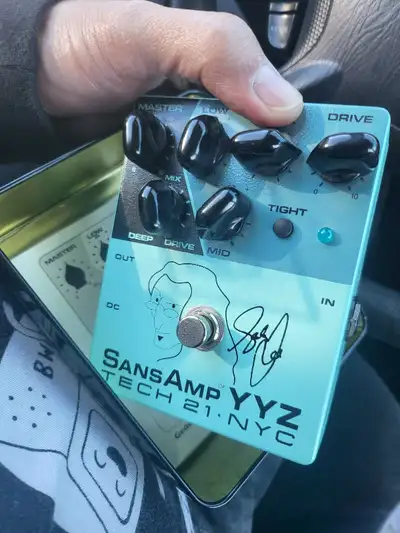 Selling a used Tech 21 NYC SansAmp YYZ guitar amplifier effects pedal, delivering classic rock tones...