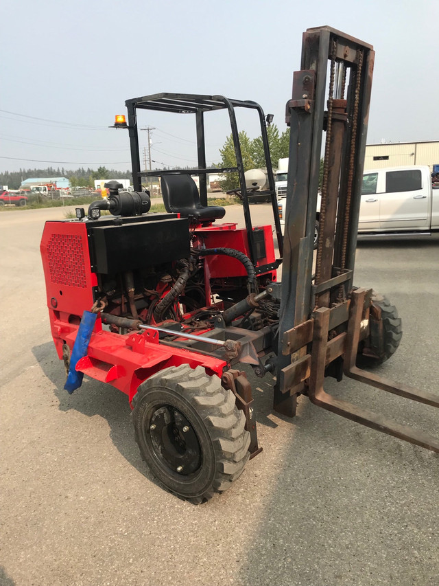 Moffet M5000W4W in Other in Red Deer - Image 3
