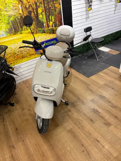 Evoque Gem Scooter Style E-Bike. No license and No insurance needed!!!! -60V 23Ah GLA Battery. -60-7...