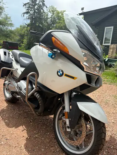 This ex police interceptor comes with a Telelever front end (indestructible), same front end as on t...