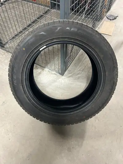 Je vends 4 pneus d’hiver, achetés neufs 940 $ et utilisés seulement un hiver ✅ ✅ Dimension : 225/60...