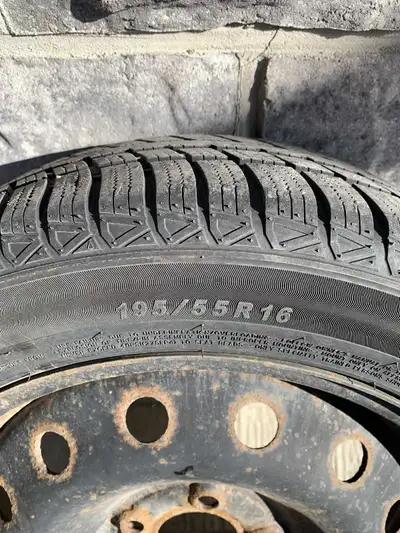 195/55 R16 Size: R16 (16 inches) RX Motion D4S01 by Road X Purchased last winter and barely used.