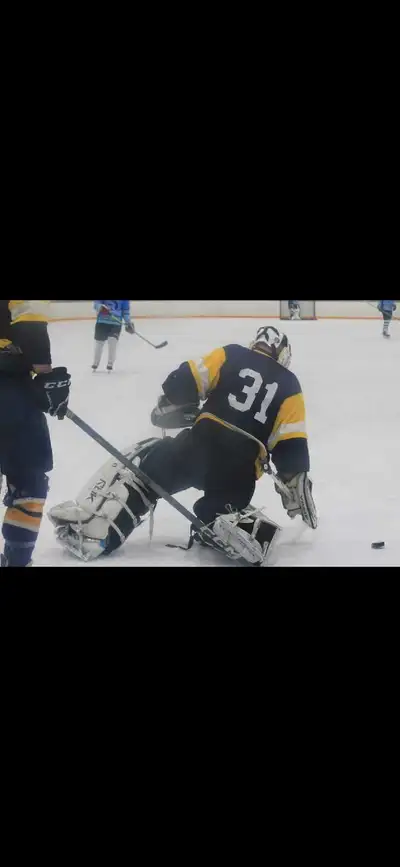 Reliable goalie home-based in Hamilton. Available to play any level. - $40 per game for: Hamilton/St...