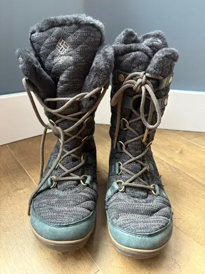 Columbia Heavenly boots size 6.5 like new , View more