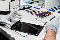Broken Screen & LCD, battery, charging port repair of Apple iPad