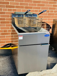Commercial Gas  65lb Deep Fryer Like New 