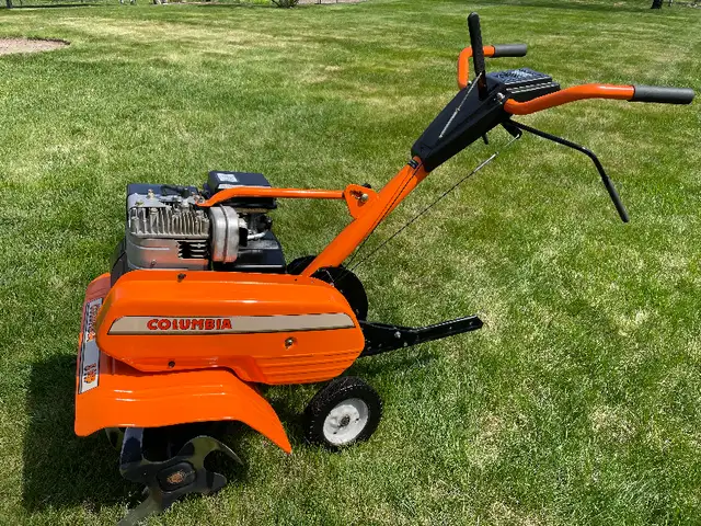 Columbia 5hp rotor tiller in Lawnmowers & Leaf Blowers in Ottawa - Image 2