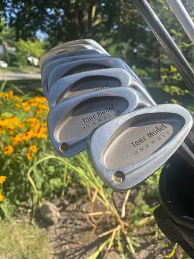 Set of golf irons, View more