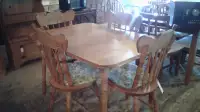 Lovely Kitchen Table Set with 4 Matching Chairs