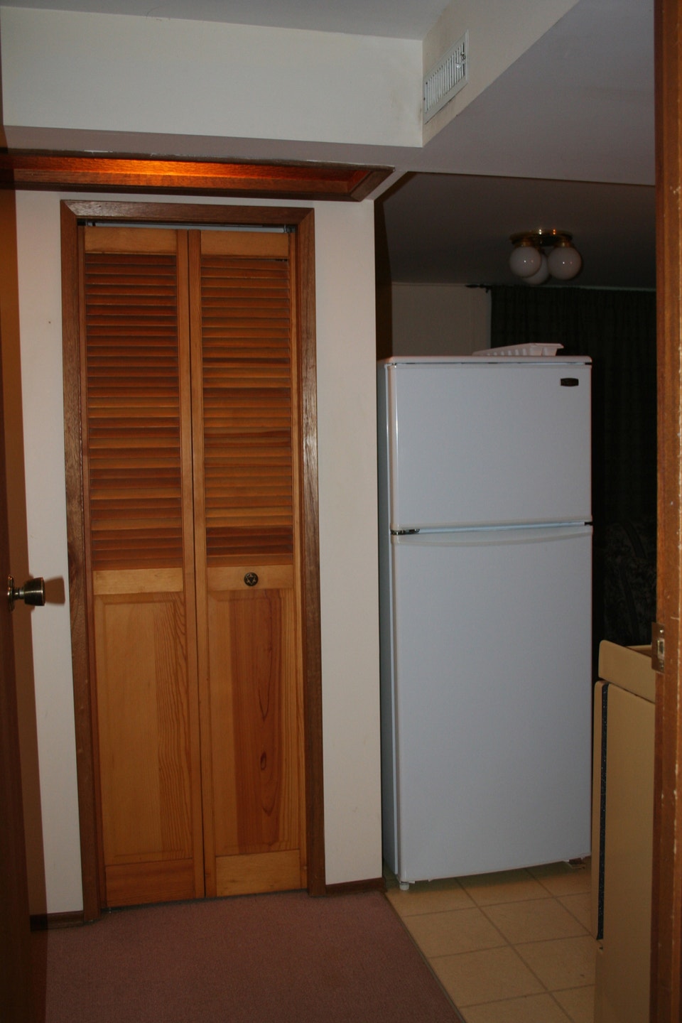 *1 bedroom basement accommodation *1 block from campus 3