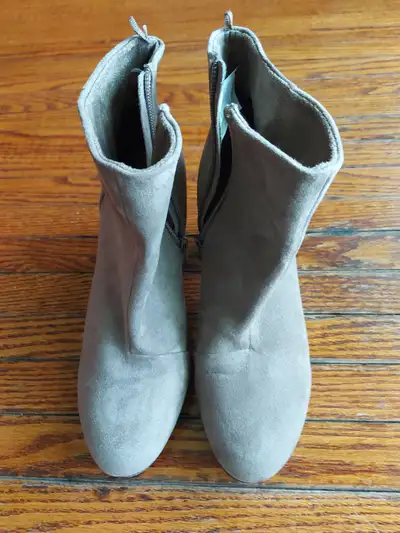 OLD NAVY WOMENS Brown HIGH HEEL FELT BOOTS SIZE 9 - BRAND NEW, View more