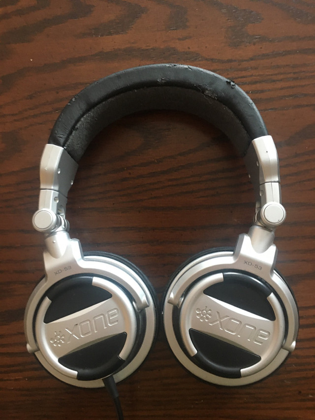 Allen & Heath - Xone Professional DJ Grade Headphones in Headphones in Regina - Image 4