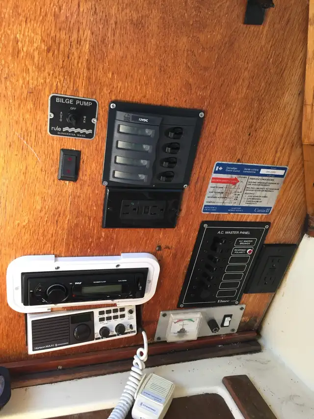 1981 capital yachts Newport 27 sailboat in Sailboats in Ottawa - Image 10