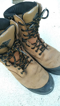 Steel toe work boots, size 10, can meet near transit station