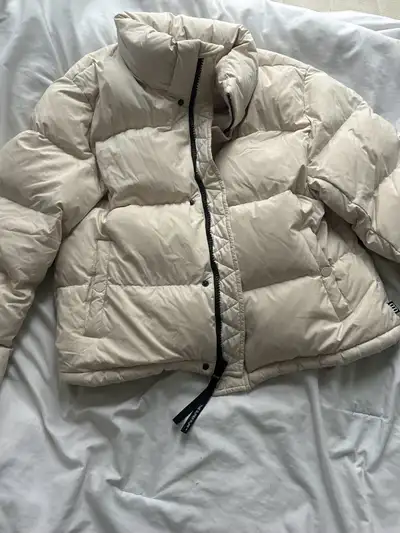 Aritzia Super puff , View more