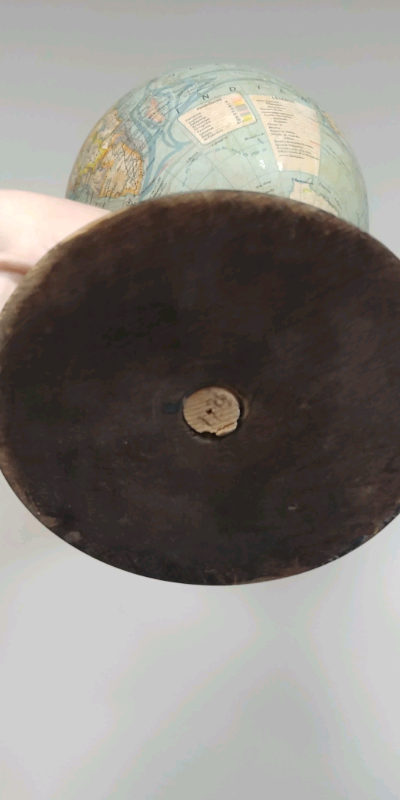 Globe terrestre ancien  J. Forest, Paris-France in Arts & Collectibles in City of Montréal - Image 9