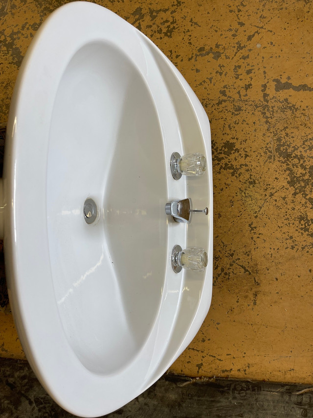 Lavabo sur pied dans Articles pour la salle de bains  à Longueuil/Rive Sud - Image 3