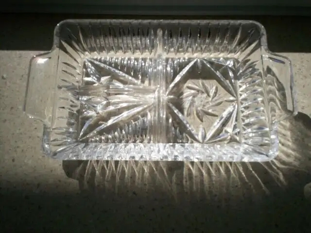 Classic Monica Pinwheel by Crystal Clear Industries Divided Dish in Arts & Collectibles in West Island - Image 2