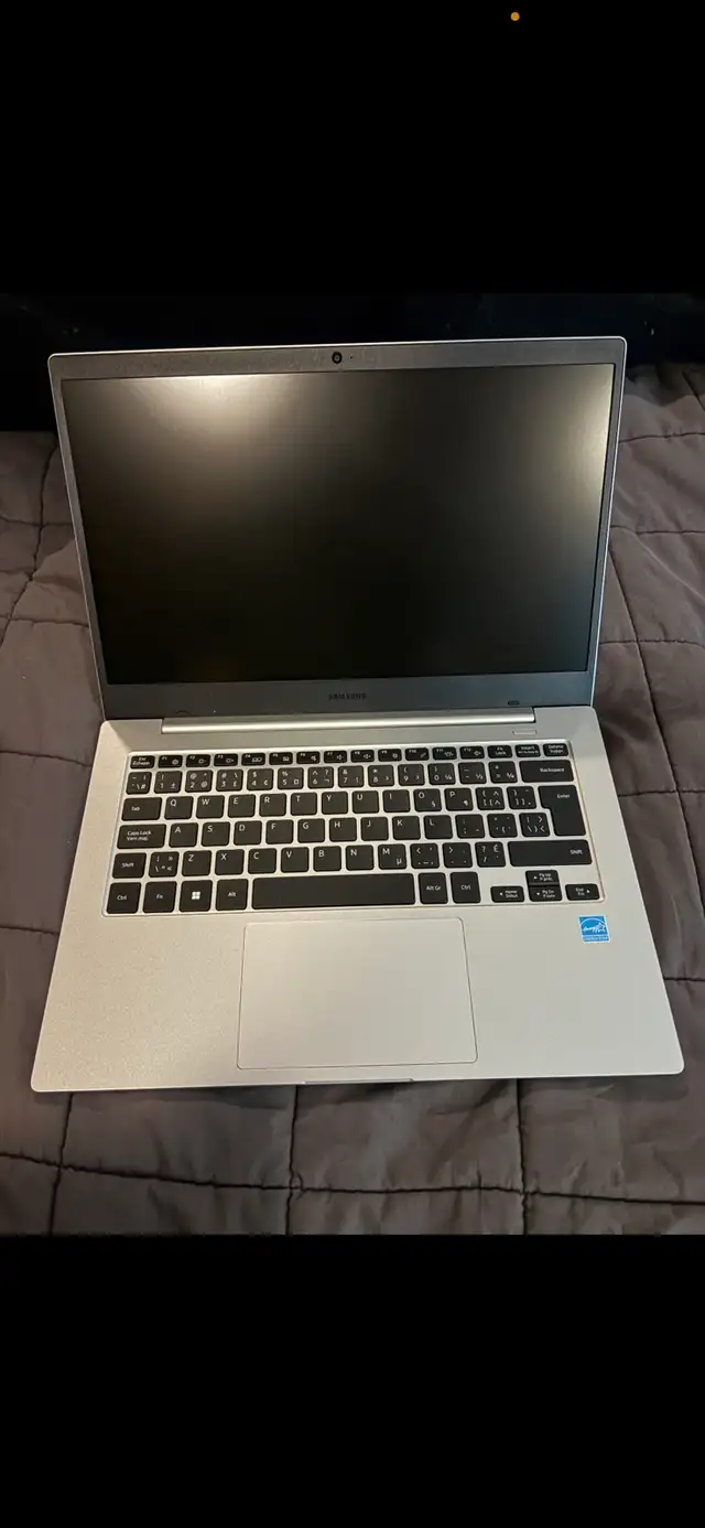 Samsung galaxy go laptop562453706577684485