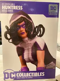 DC Collectibles Limited Edition Cover Girls Huntress Statue