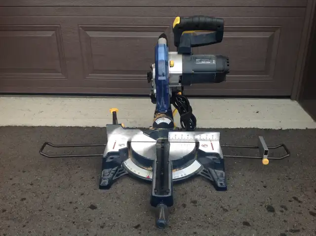 Scie à onglets  mixtes coulissante   Mastercraft in Power Tools in Drummondville - Image 2