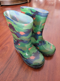 Rain boots size 9, child