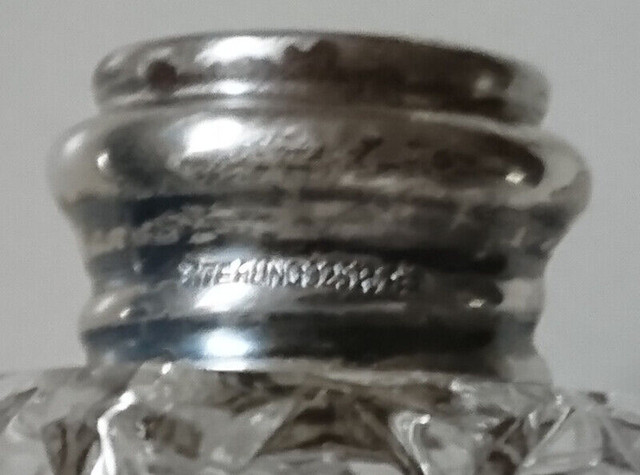 Vintage Crystal Salt & Pepper Shakers with Sterling Silver Lids in Arts & Collectibles in Oshawa / Durham Region - Image 2