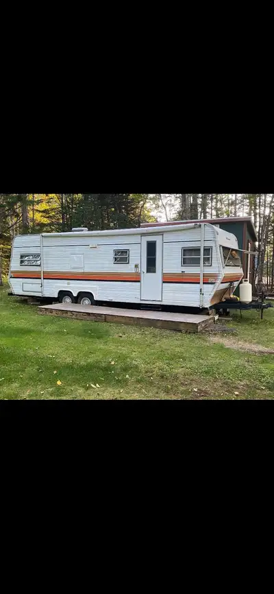 29”’camper has electricity with a normal plug in very good shape asking $5000 obo or trade for a cru...