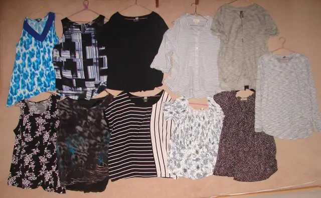 Ladies Tops - sz XXL, 1X, 2X in Women's - Tops & Outerwear in Strathcona County - Image 10