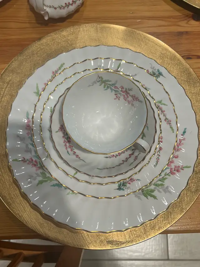 Royal Doulton Bell Heather China in Kitchen & Dining Wares in Kitchener / Waterloo - Image 2