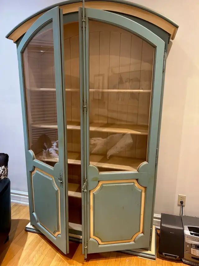 Vintage Rustic Style Wooden Armoire / Bookshelf / Display Case in Bookcases & Shelving Units in Markham / York Region - Image 4