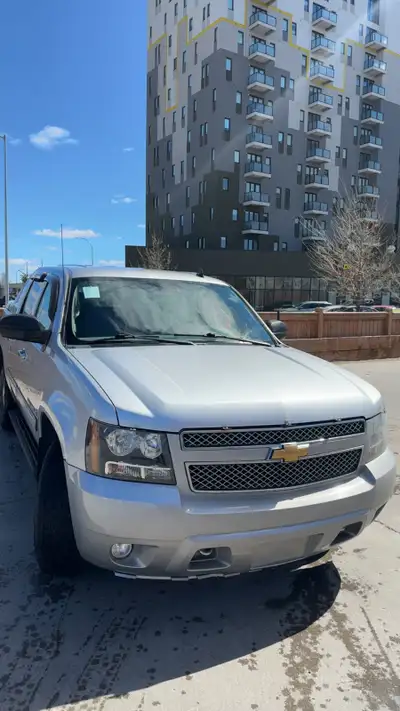 Freash and clean title safetied car FOR SALE: 2013 Chevrolet Avalanche 1500 LTZ Crew Cab ✔️ 164,000...