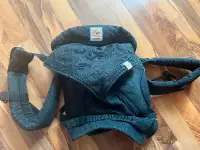 porte-bébé d'Ergobaby noir confortable à 4 positions