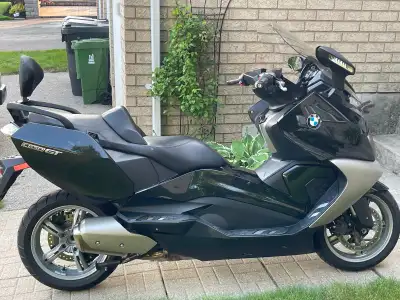C 650 gt Needs nothing New lithium battery Good michelin tires Heated seat and grips Electric windsh...